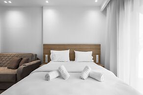 Penthouse Level 8 Nilie Hospitality MGMT