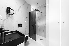 Penthouse Level 8 Nilie Hospitality MGMT