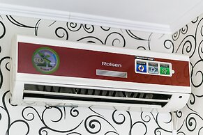 Apartment on Trekhgornyy val 1