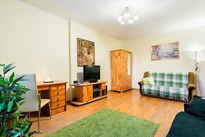 Apartment on Oruzheinyi 13 bld 2