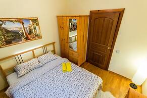 Apartment on Oruzheinyi 13 bld 2