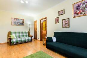 Apartment on Oruzheinyi 13 bld 2