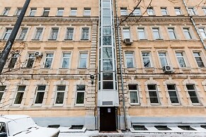 Apartment on Oruzheinyi 13 bld 2