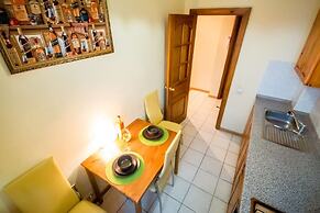 Apartment on Oruzheinyi 13 bld 2