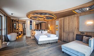Kronhotel Leitgam luxury hotel for two