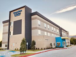 Days Inn & Suites by Wyndham Beaumont West / I-10 & Walden