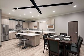 Days Inn & Suites by Wyndham Beaumont West / I-10 & Walden