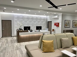 Days Inn & Suites by Wyndham Beaumont West / I-10 & Walden