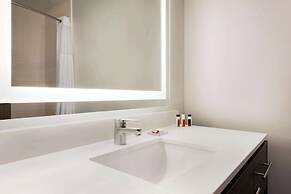 Days Inn & Suites by Wyndham Beaumont West / I-10 & Walden