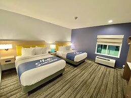 Days Inn & Suites by Wyndham Beaumont West / I-10 & Walden