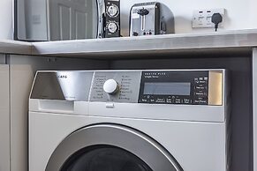 Modern 2 Bedroom Lewisham Apartment