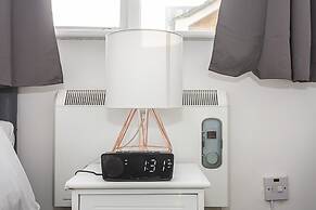 Modern 2 Bedroom Lewisham Apartment