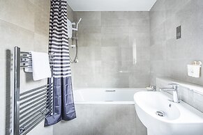 Modern 2 Bedroom Lewisham Apartment