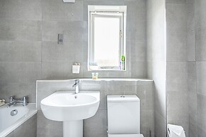 Modern 2 Bedroom Lewisham Apartment