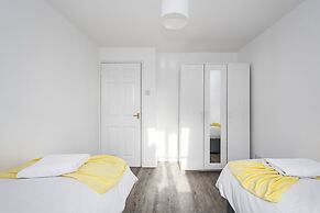 Modern 2 Bedroom Lewisham Apartment