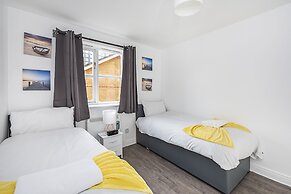 Modern 2 Bedroom Lewisham Apartment