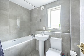 Modern 2 Bedroom Lewisham Apartment