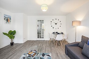 Modern 2 Bedroom Lewisham Apartment