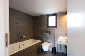 Heyden Entire Super Modern Minimal Flat