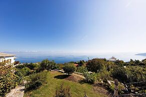 Beautiful Tranquil Stone Cottage
