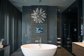 Monbijou Penthouse by Suite.030