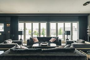 Monbijou Penthouse by Suite.030