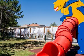 Summertime Family Resort