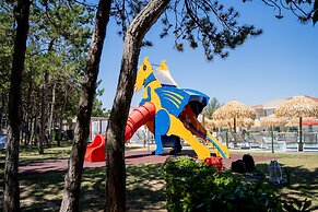 Summertime Family Resort