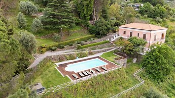 Villa Tecla