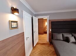 GOLDEN STAR - Premium Apartments