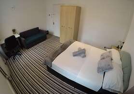 Hollybush Row Rooms