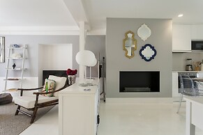 JOIVY Gorgeous 2-bed home, 3 mins from Lisbon Cathedral