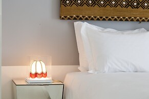 JOIVY Gorgeous 2-bed home, 3 mins from Lisbon Cathedral