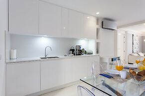 JOIVY Gorgeous 2-bed home, 3 mins from Lisbon Cathedral