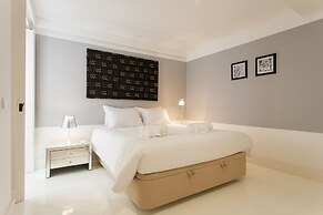 JOIVY Gorgeous 2-bed home, 3 mins from Lisbon Cathedral