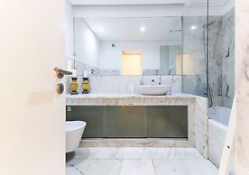 JOIVY Spacious & elegant 1-bed flat, moments from Avenida station