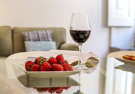 JOIVY Polished 1BR Apt, close by Avenida da Liberdade