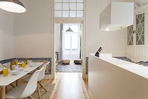 JOIVY Design heaven in Baixa - 2BR Apt w/workspace