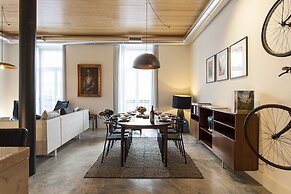 JOIVY Design heaven in Baixa - 2BR Apt w/workspace