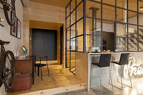 JOIVY Design heaven in Baixa - 2BR Apt w/workspace