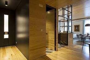 JOIVY Design heaven in Baixa - 2BR Apt w/workspace