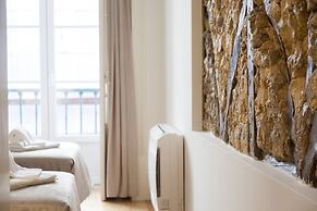 JOIVY Design heaven in Baixa - 2BR Apt w/workspace