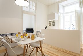 JOIVY Design heaven in Baixa - 2BR Apt w/workspace