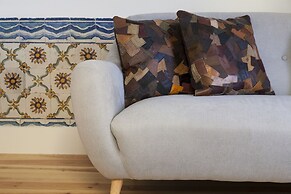 JOIVY Design heaven in Baixa - 2BR Apt w/workspace