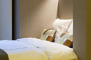 JOIVY Design heaven in Baixa - 2BR Apt w/workspace