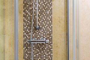 JOIVY Splendid 2BR Apt w/ parking&balcony, 10mins to Praça do Comércio