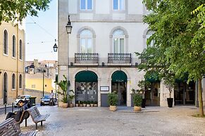 JOIVY Splendid 2BR Apt w/ parking&balcony, 10mins to Praça do Comércio