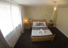 Donnington Bridge Road Rooms