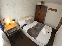 Donnington Bridge Road Rooms