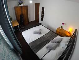 Donnington Bridge Road Rooms